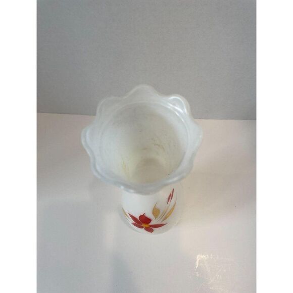 Vintage hand blown, hand painted milk glass bud vase - Picture 2 of 5